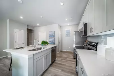 10052 Salem Court, Commerce City, CO 80022 - Photo 12