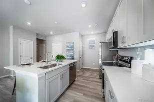 10052 Salem Ct, Commerce City, CO 80022 - Photo 12