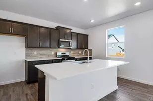 812 N Deer Pk St, Watkins, CO 80137 - Photo 14