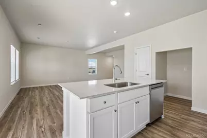 9423 Danube Street, Commerce City, CO 80022 - Photo 6