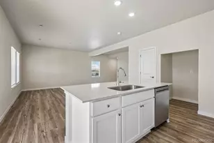 9423 Danube St, Commerce City, CO 80022 - Photo 6