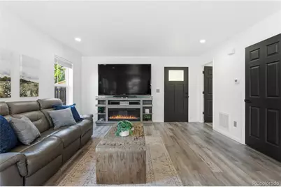 23461 E Saratoga Circle, Aurora, CO 80016 - Photo 8