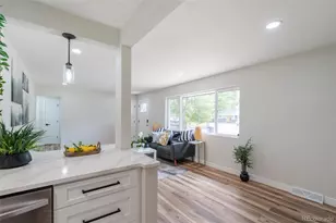 562 Lima St, Aurora, CO 80010 - Photo 4