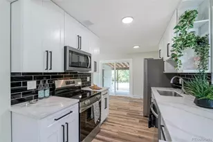 562 Lima St, Aurora, CO 80010 - Photo 6
