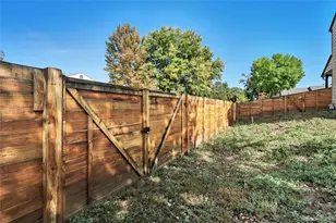 1305 S Laredo Ct, Aurora, CO 80017 - Photo 28