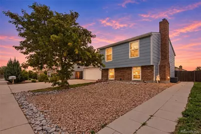 216 Jefferson Drive, Bennett, CO 80102 - Photo 2