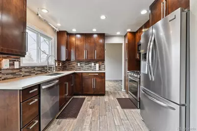 687 E Phillips Drive N, Littleton, CO 80122 - Photo 2