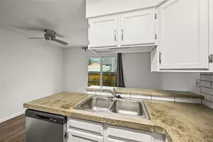 2701 E Nichols Cir, Centennial, CO 80122 - Photo 10