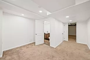 2701 E Nichols Cir, Centennial, CO 80122 - Photo 22