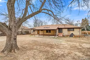 2228 Newark St, Aurora, CO 80010 - Photo 32