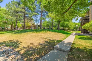 1760 S Pitkin Cir, Aurora, CO 80017 - Photo 4