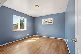 871 Victor St, Aurora, CO 80011 - Photo 8