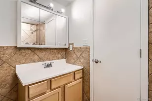 1045 N Clarkson St, Denver, CO 80218 - Photo 12