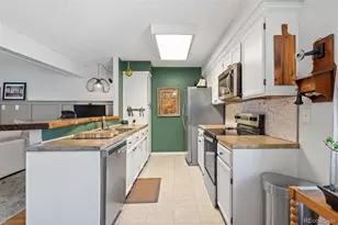 2061 S Helena St, Aurora, CO 80013 - Photo 8