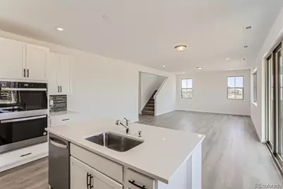 170 S Vandriver Way, Aurora, CO 80018 - Photo 4