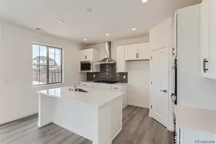 170 S Vandriver Wy, Aurora, CO 80018 - Photo 2