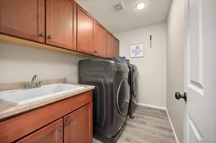 119 S Oak Hill Ct, Aurora, CO 80018 - Photo 24