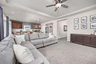 119 S Oak Hill Ct, Aurora, CO 80018 - Photo 6