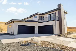 5292 Lions Paw St, Castle Rock, CO 80104 - Photo 2