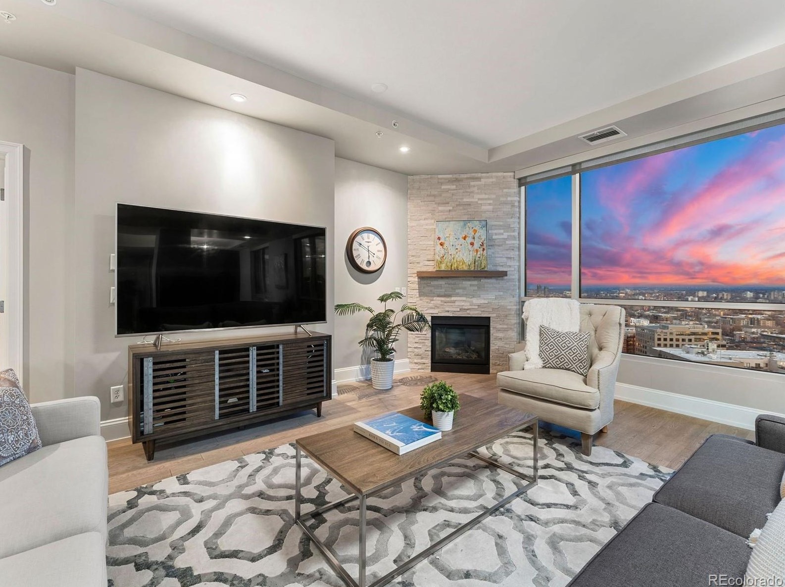 2001 Lincoln St #2524l, Denver, CO 80202