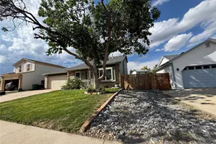 19727 E Oxford Dr, Aurora, CO 80013 - Photo 2