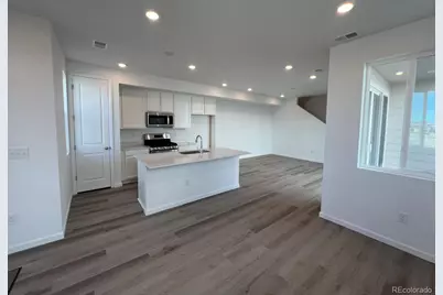 6649 N Netherland Street, Aurora, CO 80019 - Photo 2