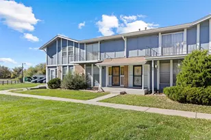 11718 E Canal Dr, Aurora, CO 80011 - Photo 2