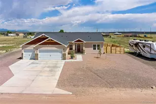 981 E Blackstone Dr, Pueblo, CO 81007 - Photo 2