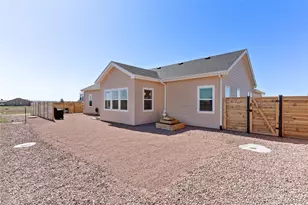 981 E Blackstone Dr, Pueblo, CO 81007 - Photo 36