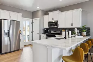 658 N Ukraine St, Aurora, CO 80018 - Photo 8