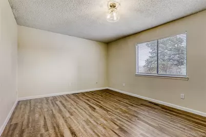 204 S Eagle Circle, Aurora, CO 80012 - Photo 14