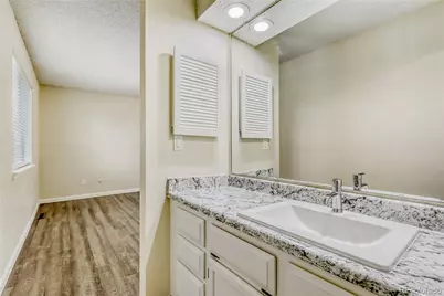 204 S Eagle Circle, Aurora, CO 80012 - Photo 20