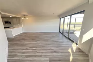 100 Park Ave W, Denver, CO 80205 - Photo 12