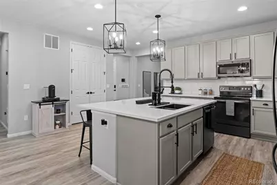 261 S Titus Street, Aurora, CO 80018 - Photo 2