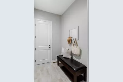 27500 E Lakeview Drive, Aurora, CO 80016 - Photo 18