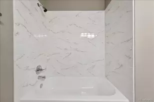 17696 E Loyola Dr, Aurora, CO 80013 - Photo 20