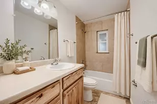 711 Troy Ct, Aurora, CO 80011 - Photo 12