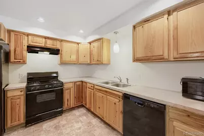 711 Troy Court, Aurora, CO 80011 - Photo 30