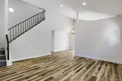 17464 E Temple Drive, Aurora, CO 80015 - Photo 2