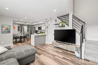 932 S Dearborn Way #11, Aurora, CO 80012 - Photo 2