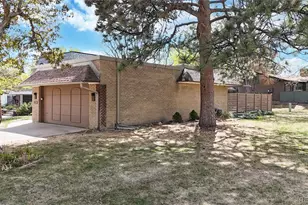 153 S Vance Ct, Lakewood, CO 80226 - Photo 4