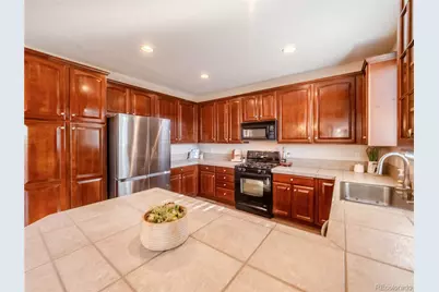 10465 Olathe Way, Commerce City, CO 80022 - Photo 8