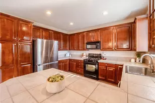 10465 Olathe Way, Commerce City, CO 80022 - Photo 8
