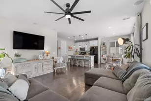 240 S Langdale Ct, Aurora, CO 80018 - Photo 6