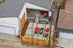 2379 Ivanhoe St, Denver, CO 80207 - Photo 48