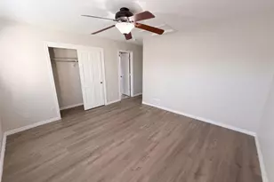 7242 S Rome St, Aurora, CO 80016 - Photo 4