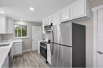 9801 E 8th Avenue, Aurora, CO 80010 - Photo 6