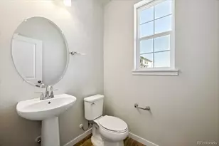 4719 N Valdai Ct, Aurora, CO 80019 - Photo 8