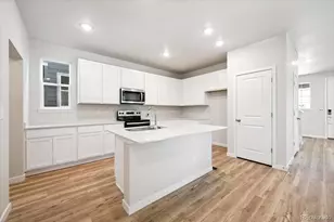 4719 N Valdai Ct, Aurora, CO 80019 - Photo 2