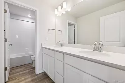 4719 N Valdai Court, Aurora, CO 80019 - Photo 14